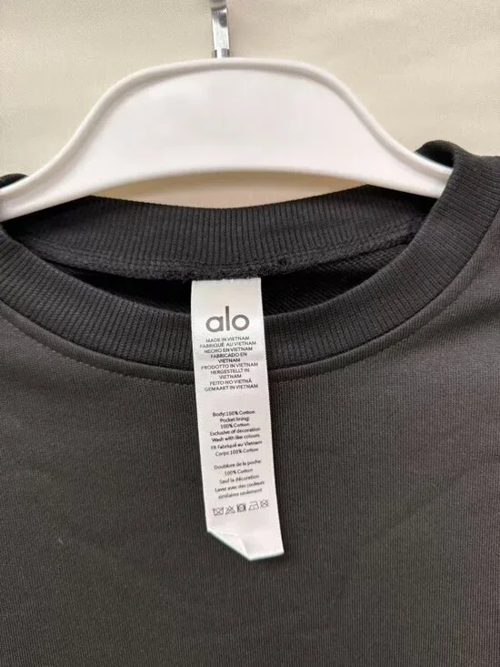 Alo Yoga Black Casual Sporty Cropped Crew Neck Sweatshirt, Size M. - Picture 3 of 8